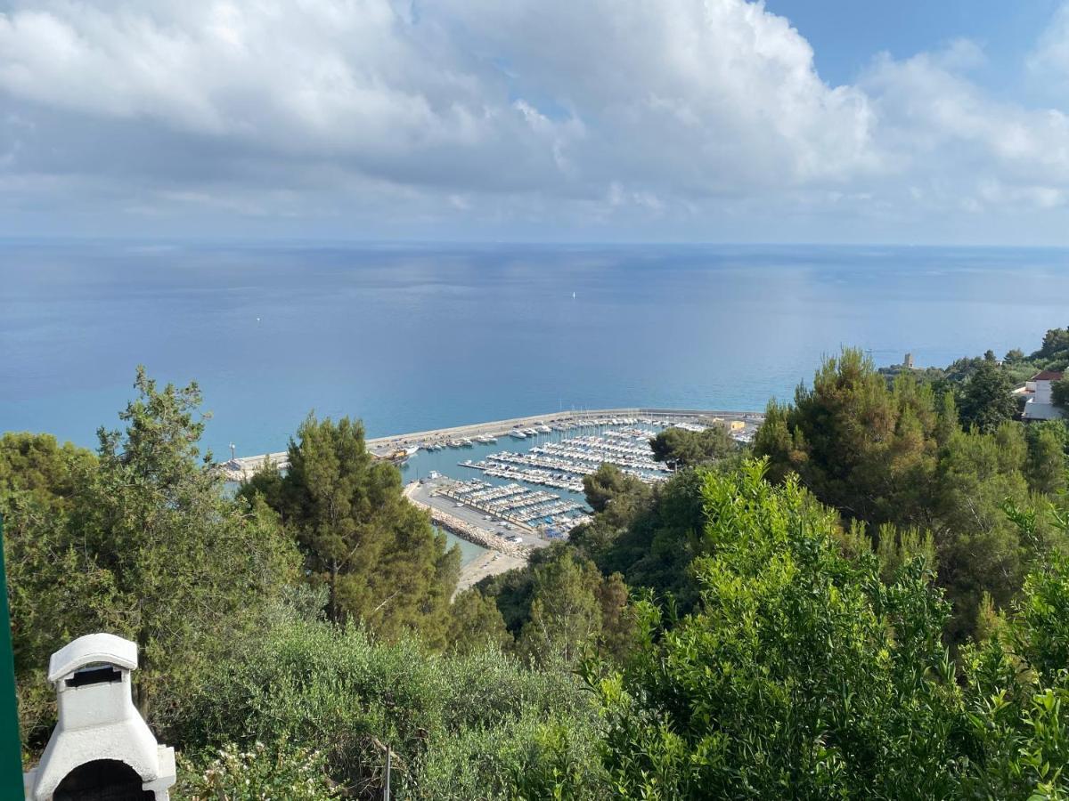 “Da Senso” Relax nel verde vista mare Finale Ligure Buitenkant foto